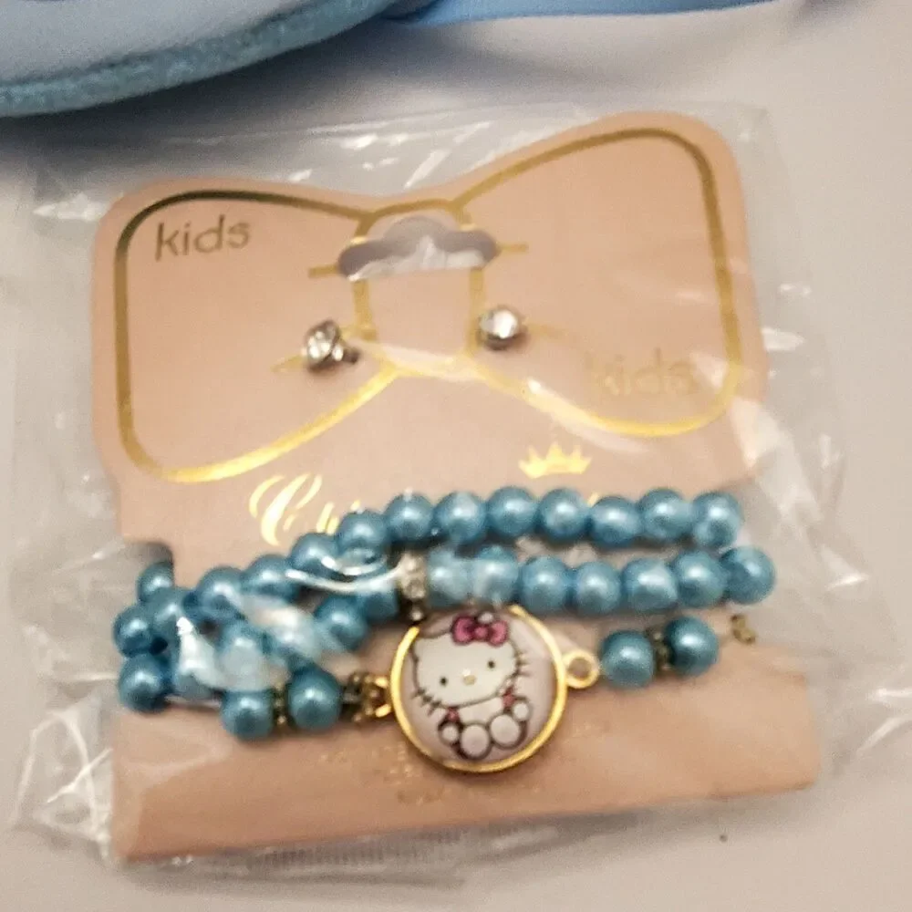 Hello Kitty Jewlery Bag Carrying Pouch With Bracelet, Plush And Charm. Kid's